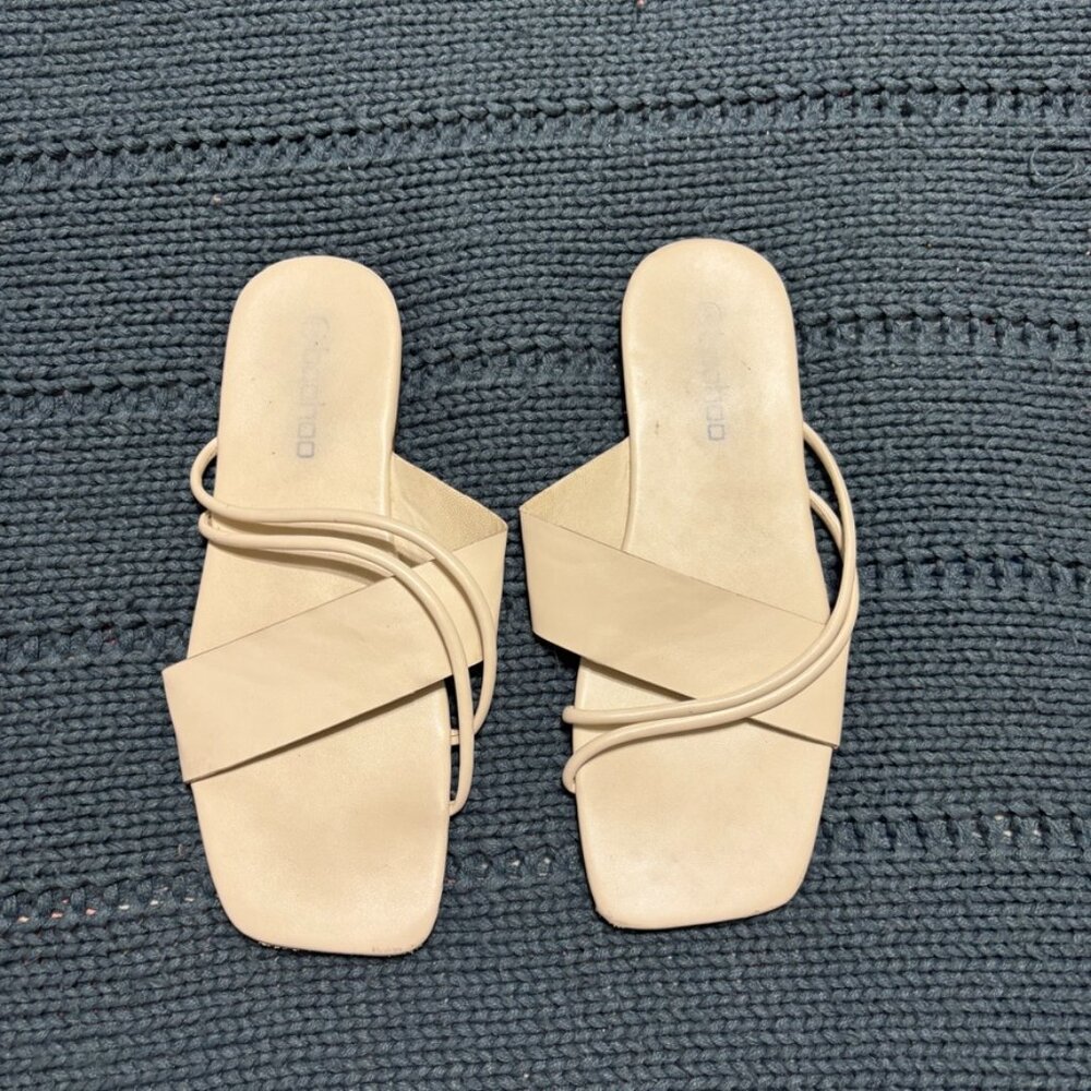 5/$10🌟 | Boohoo Sandals
